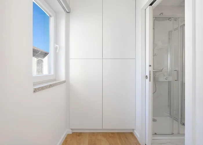 Riverside By Luis Bridge, Wow & Half Rabbit 펜션 빌라노바데가이아